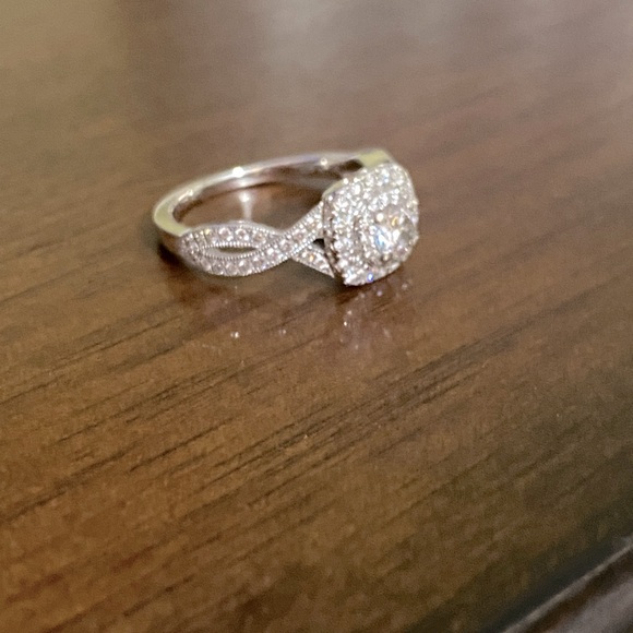 Neil Lane Engagement Ring - Picture 7 of 8